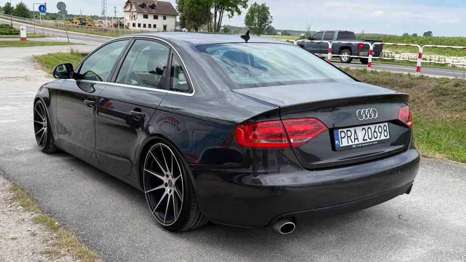 AUDI A4 -