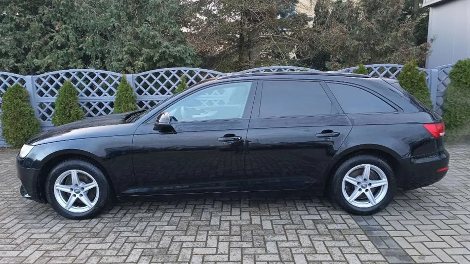AUDI A4 -