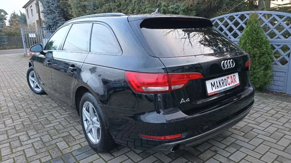 AUDI A4 -