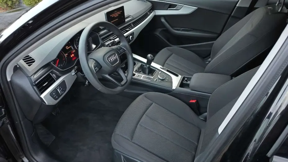 AUDI A4 -