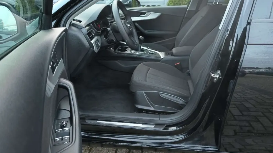 AUDI A4 -
