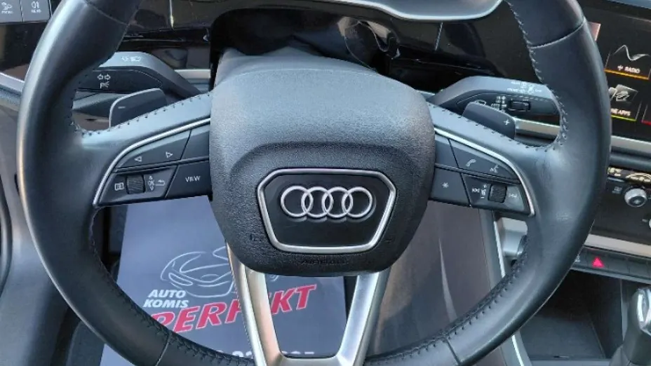 AUDI Q3 -