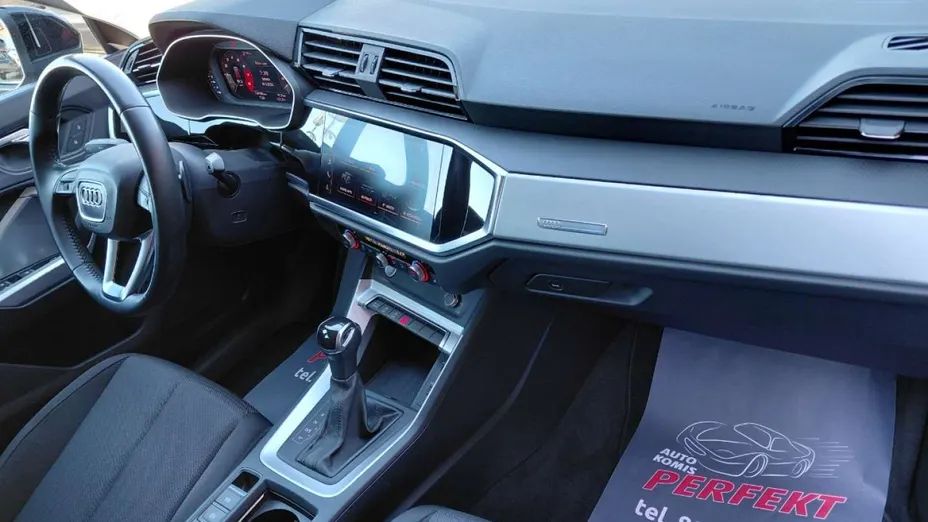 AUDI Q3 -