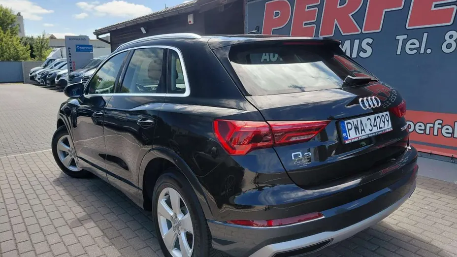 AUDI Q3 -