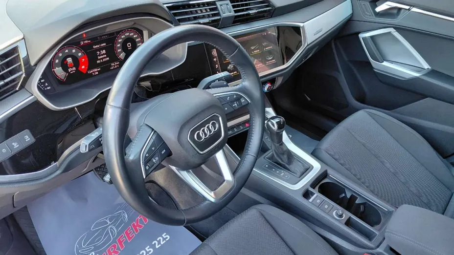 AUDI Q3 -