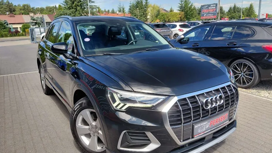 AUDI Q3 -