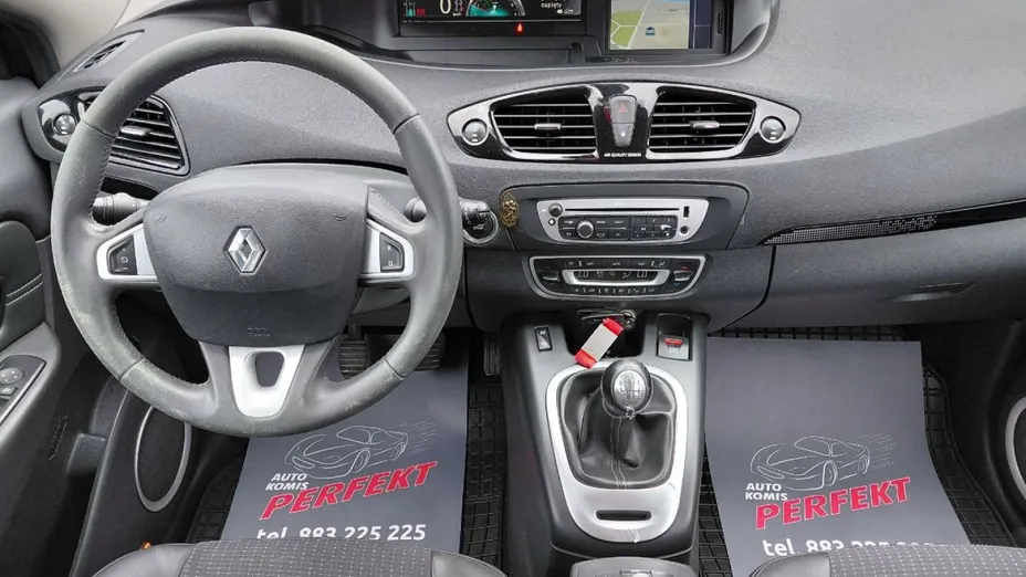 RENAULT Scenic -