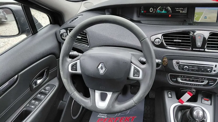 RENAULT Scenic -