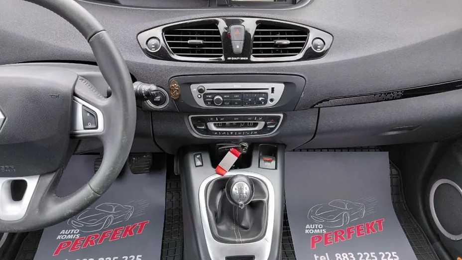 RENAULT Scenic -