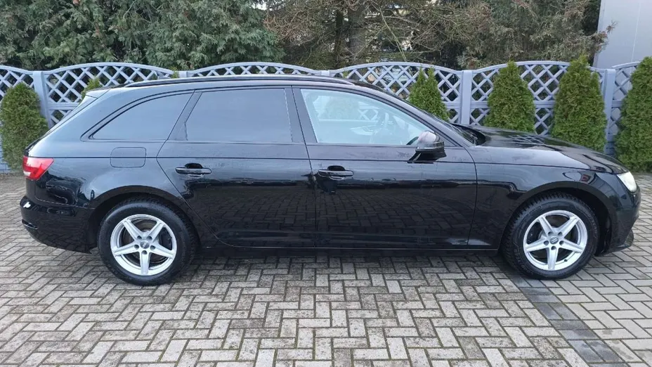 AUDI A4 -