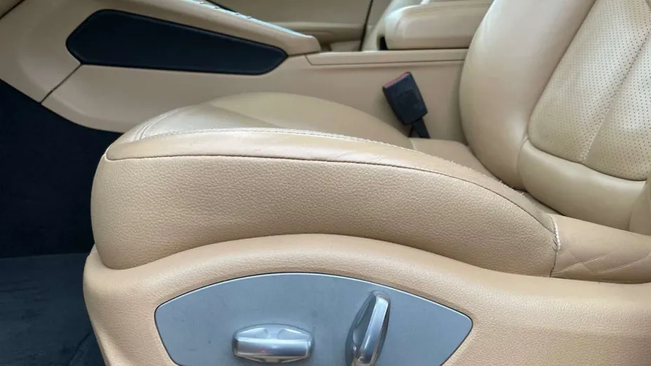 PORSCHE Macan -