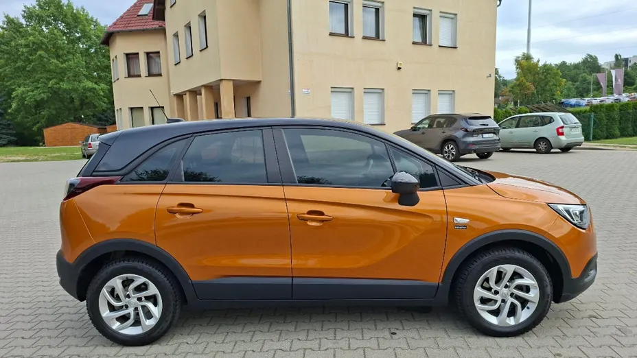 OPEL Crossland X -
