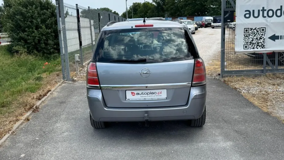 OPEL Zafira -