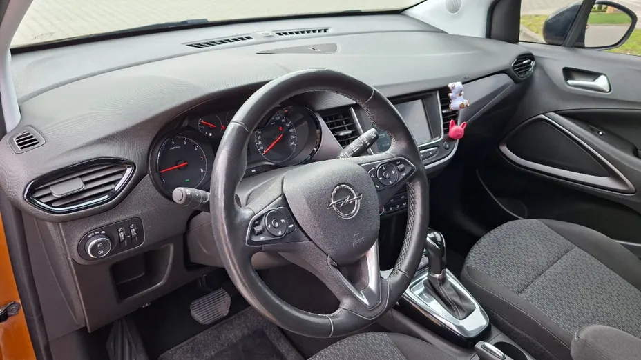 OPEL Crossland X -