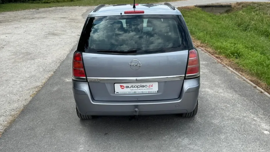 OPEL Zafira -