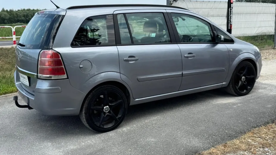 OPEL Zafira -