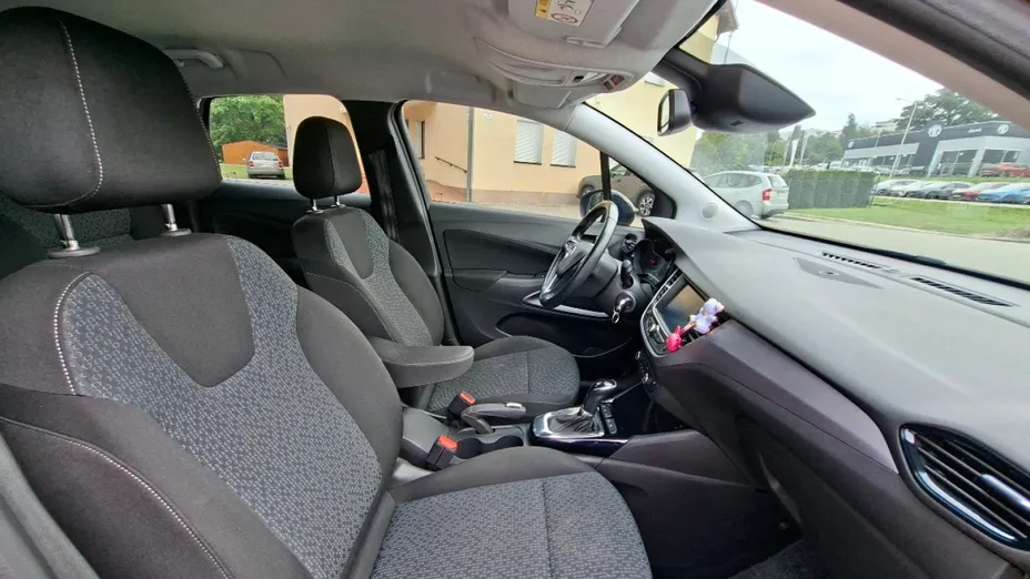 OPEL Crossland X -
