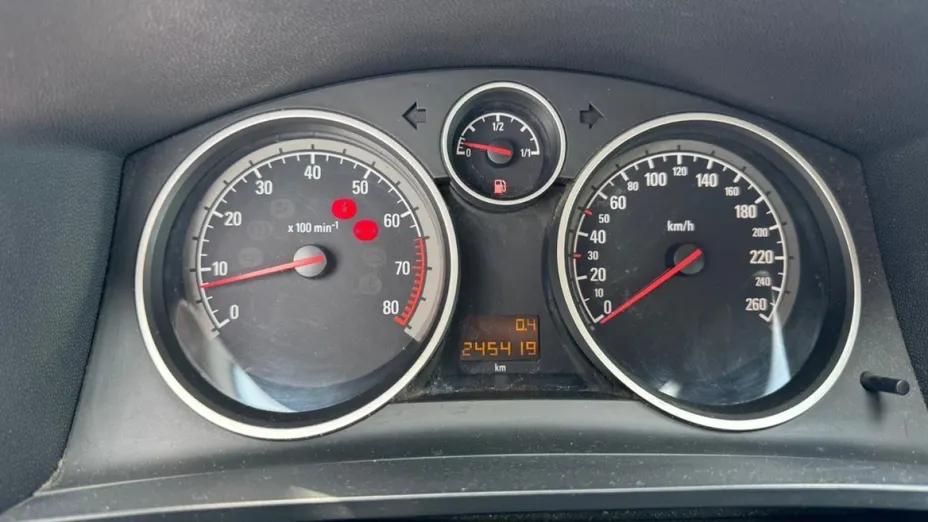 OPEL Zafira -