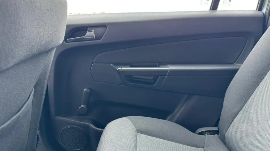 OPEL Zafira -