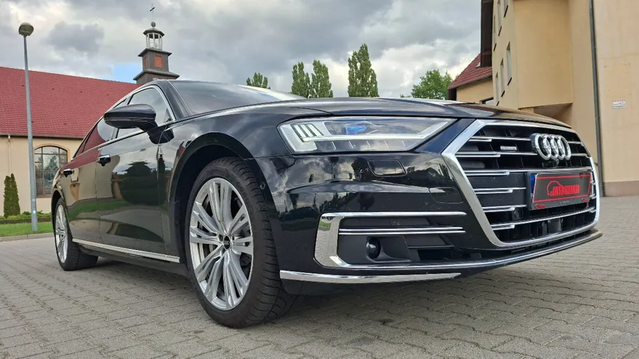 AUDI A8 -