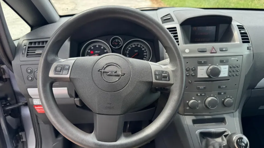 OPEL Zafira -