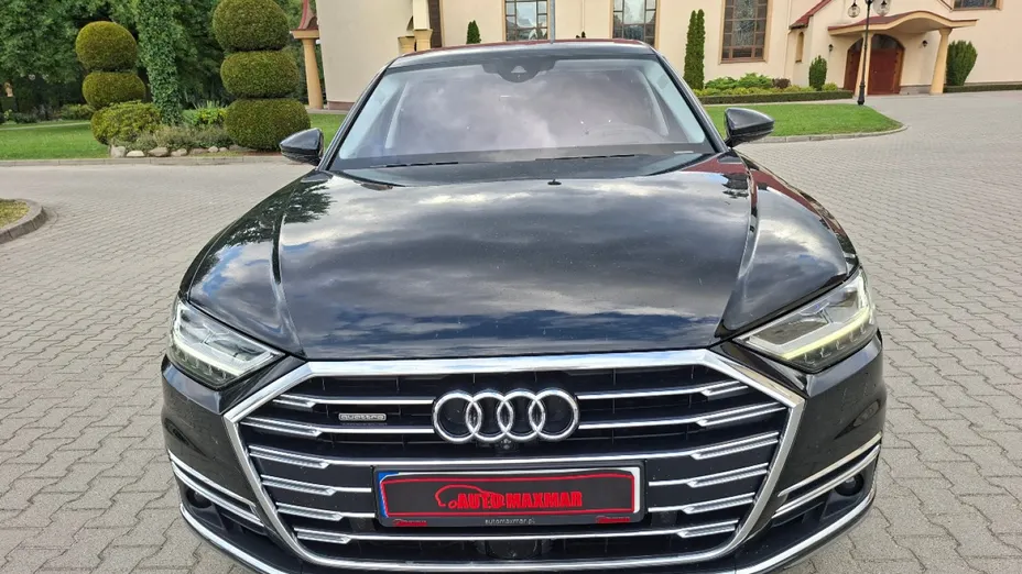AUDI A8 -