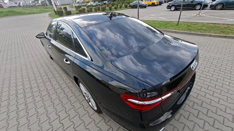 AUDI A8 -