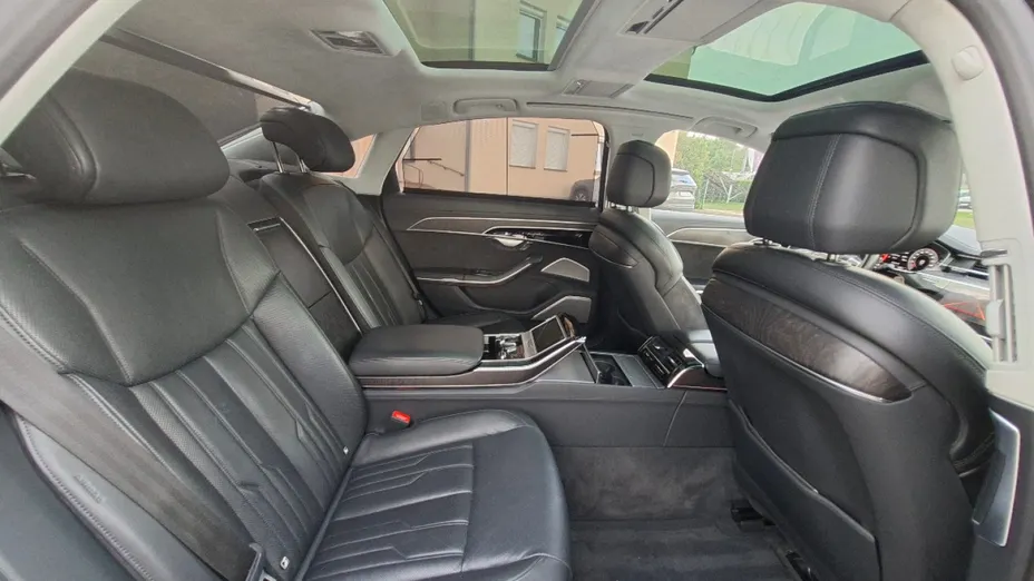 AUDI A8 -