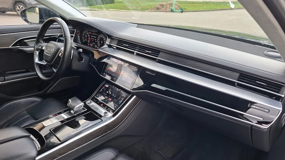 AUDI A8 -