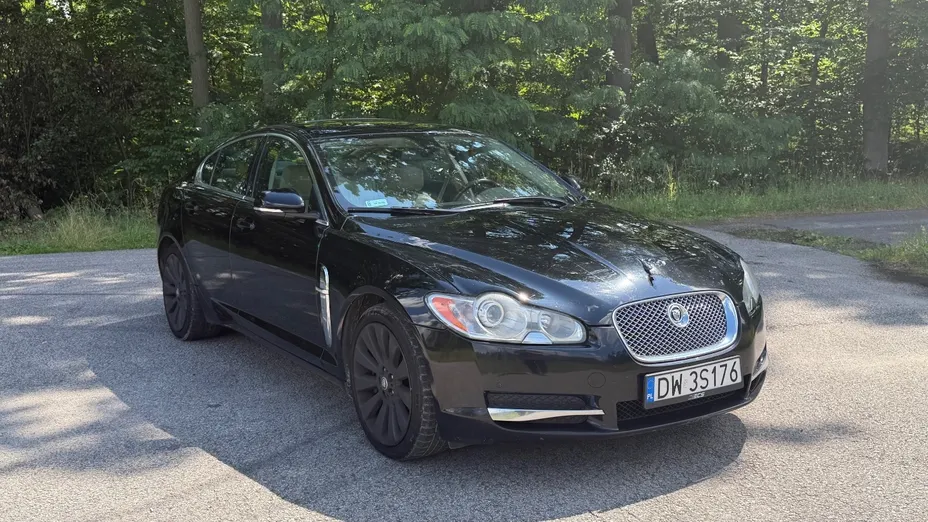 JAGUAR XF -