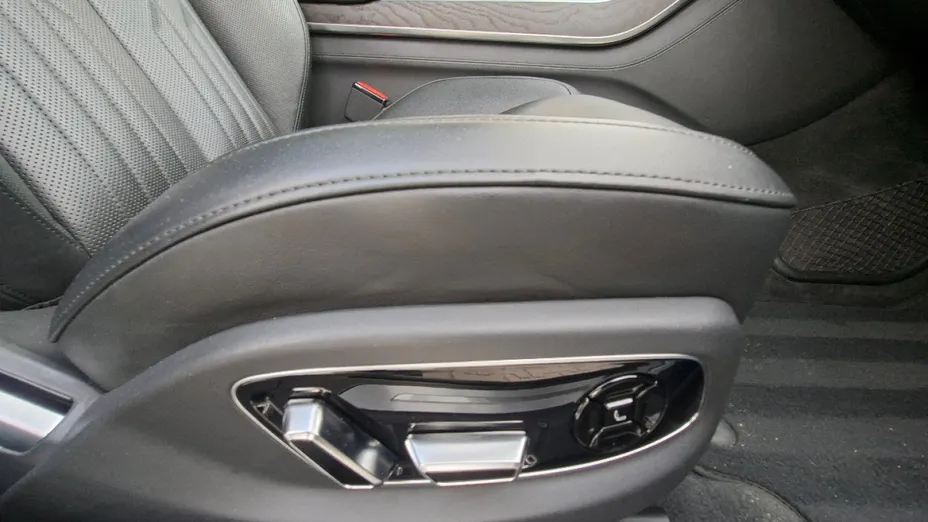 AUDI A8 -