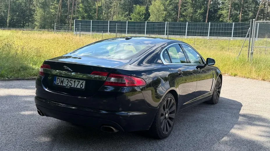 JAGUAR XF -