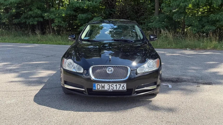 JAGUAR XF -