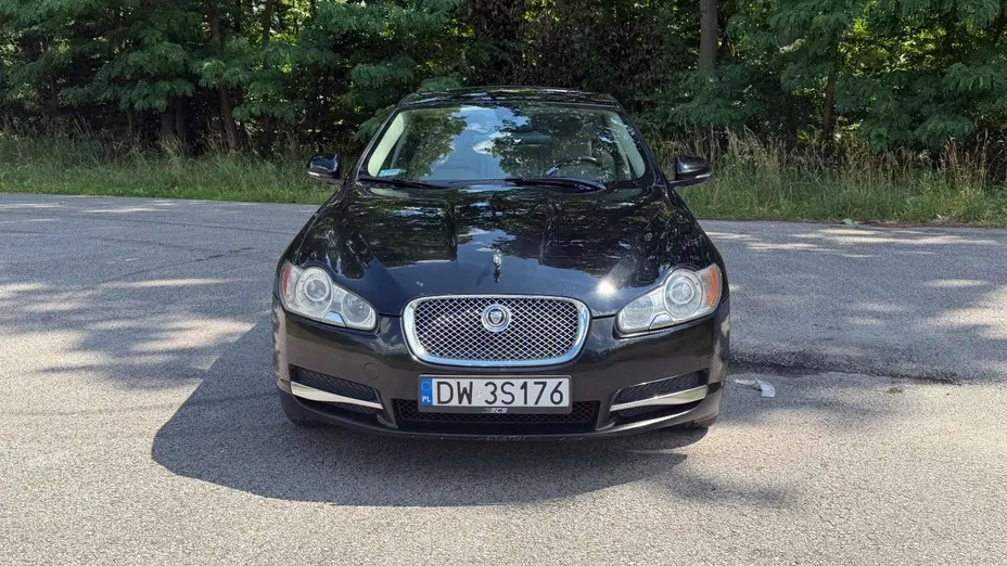 JAGUAR XF -
