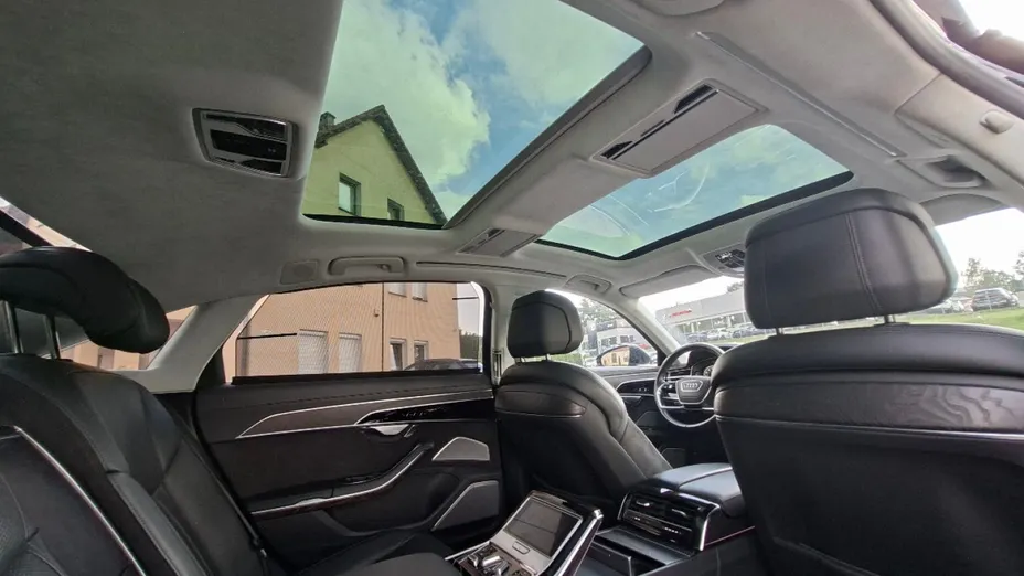 AUDI A8 -
