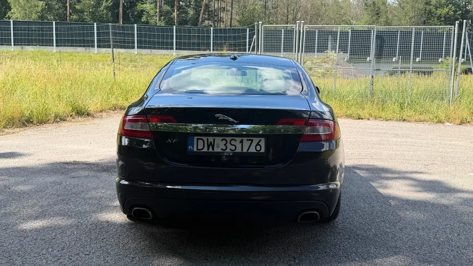 JAGUAR XF -