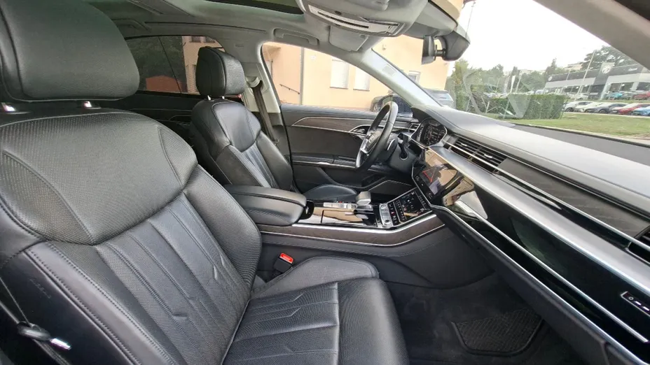 AUDI A8 -
