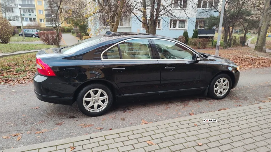VOLVO S80 -