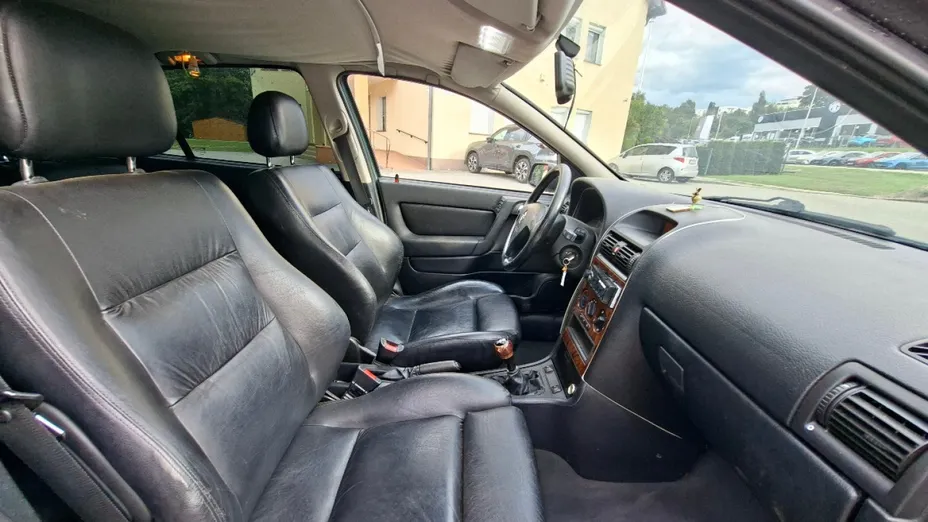 OPEL Astra -