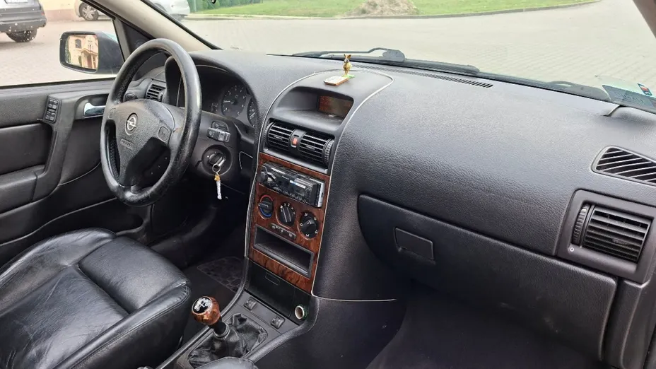 OPEL Astra -