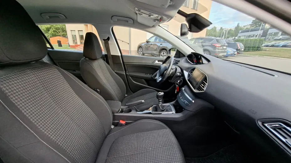 PEUGEOT 308 -