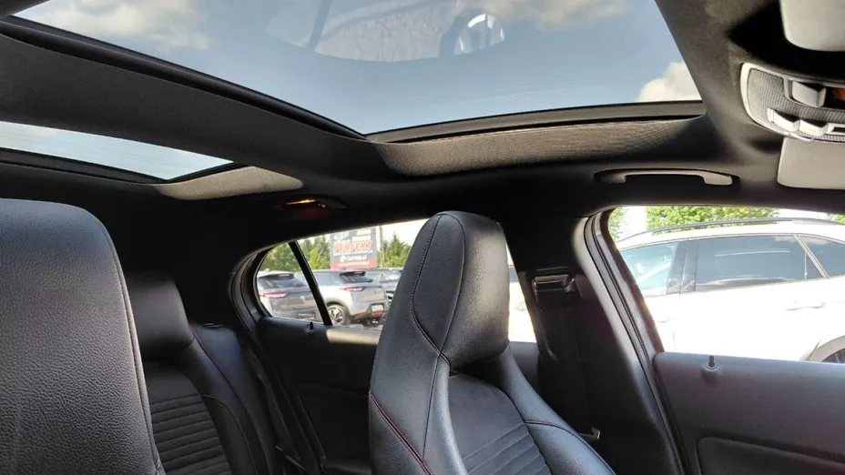 MERCEDES-BENZ GLA -