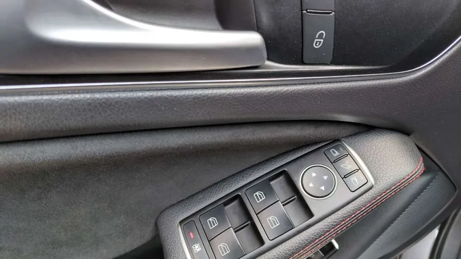 MERCEDES-BENZ GLA -