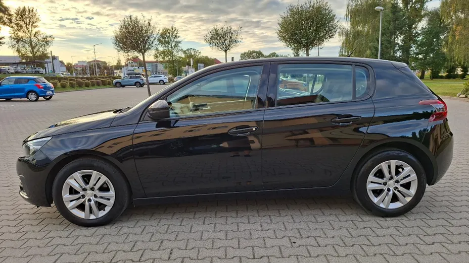 PEUGEOT 308 -