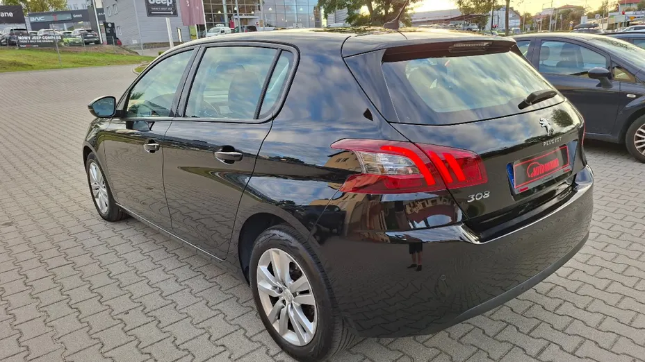 PEUGEOT 308 -
