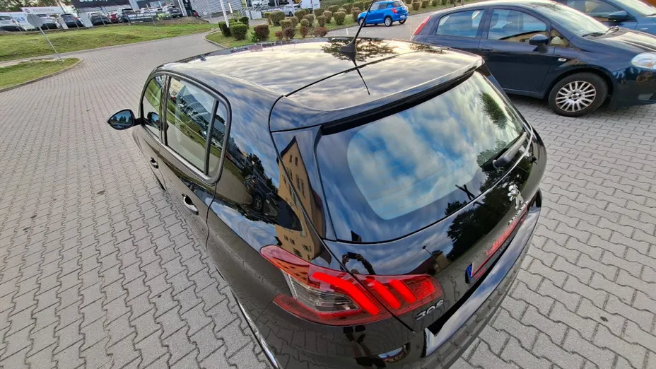 PEUGEOT 308 -