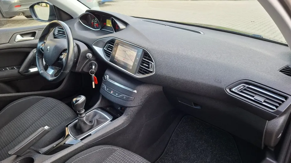 PEUGEOT 308 -