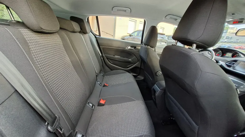 PEUGEOT 308 -