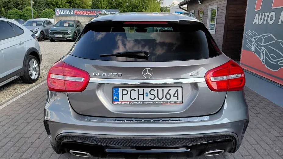 MERCEDES-BENZ GLA -