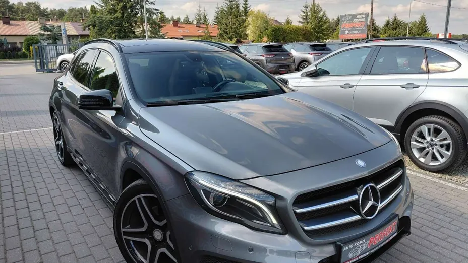 MERCEDES-BENZ GLA -
